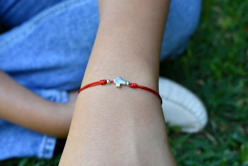 Pulsera Hilo con Cruz de Plata .925