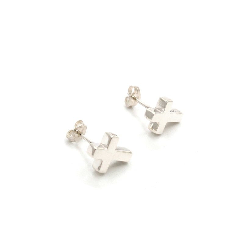 Aretes Broquel Cruz Cartoneada de Plata .925