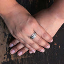 Anillo Movible Martillado Oxidado de Plata .925 - 1