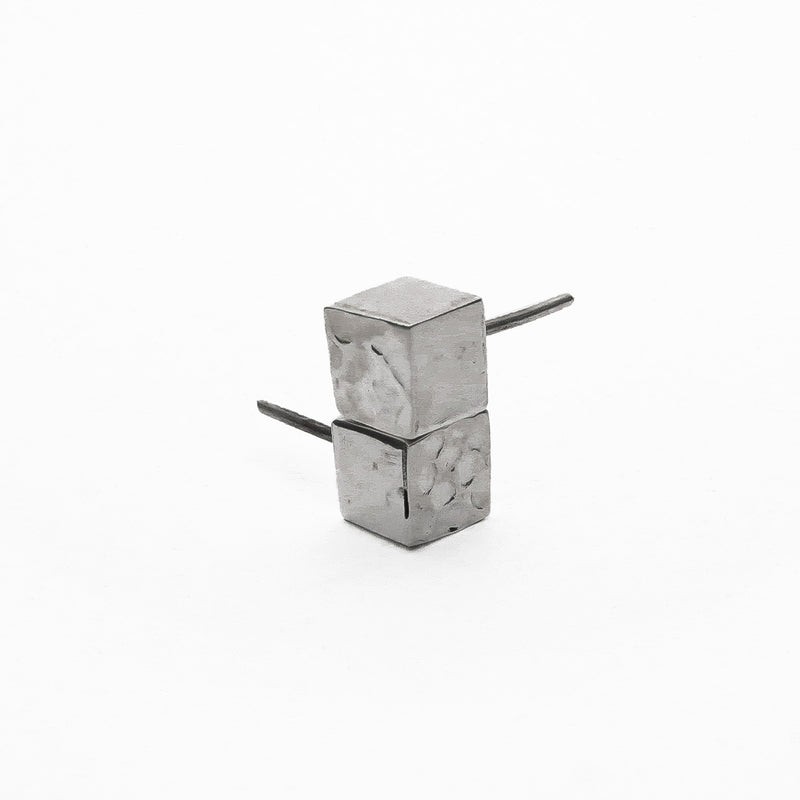 Aretes Cubo Liso-Martillado de Plata .925 - 2