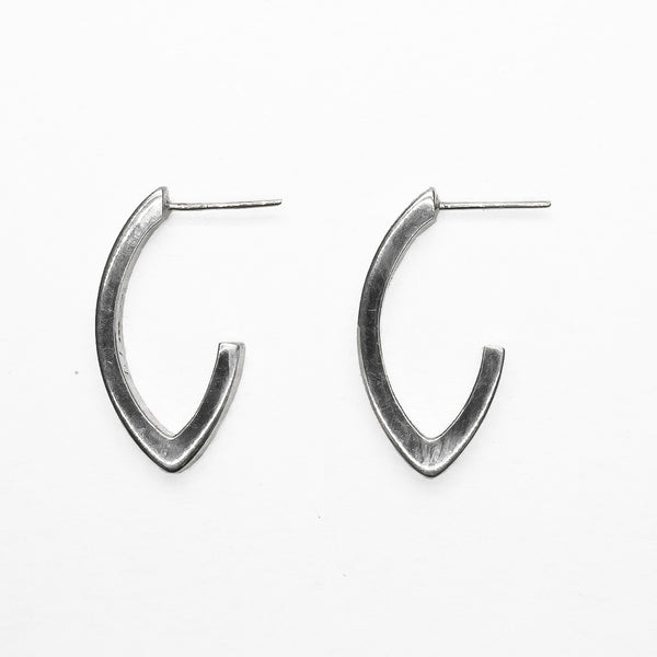 Aretes Oval Liso de Plata .925