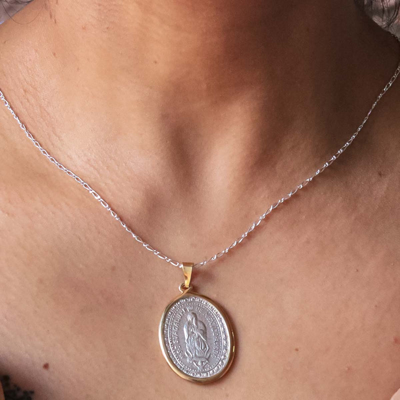 Dije Medalla Virgen de Guadalupe con Chapa de Oro de Plata .925 - 3